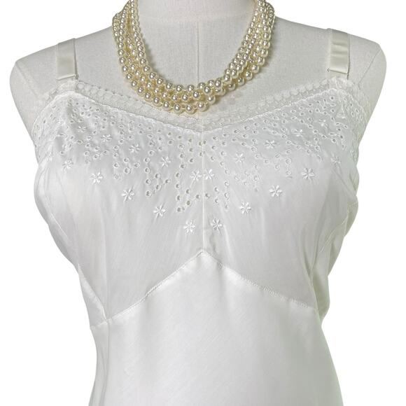 Vintage 50s Grandma White Bias-Cut Embroidered Lacy Full Slip Dress Size M - Picture 2 of 15